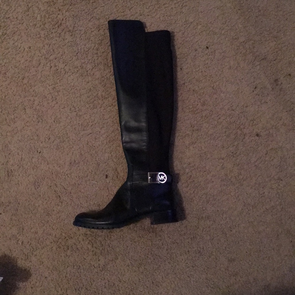 Michael Kor boots - Picture 2 of 3